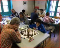 Ganz links Udo gegen Cèdric, rechts Peter gegen Aipiere